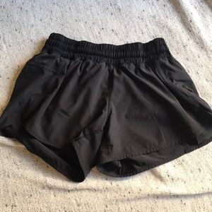 Lululemon tracker shorts
